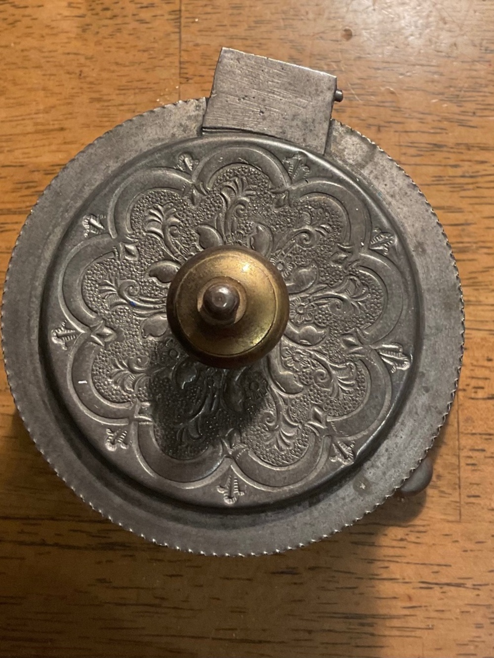 Tea caddy? Need someone with knowledge to tell